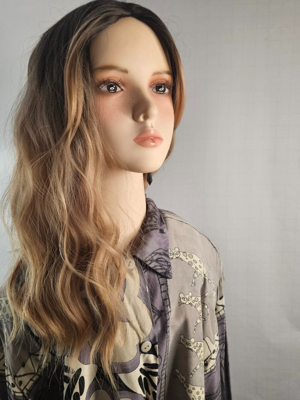 Long Ombre Blonde Wavy Wig Center Part Dark Roots Heat Resistant Synthetic